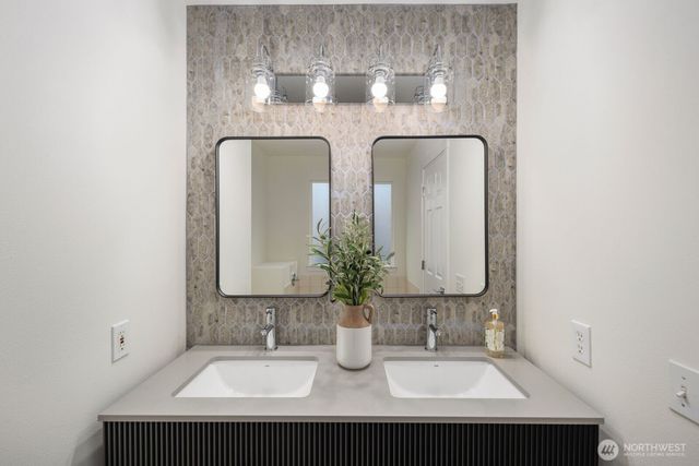 1211 176th Place SW, Lynnwood, WA 98037