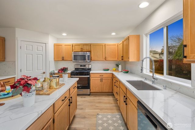 1211 176th Place SW, Lynnwood, WA 98037