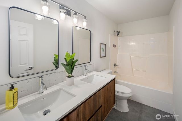 1211 176th Place SW, Lynnwood, WA 98037