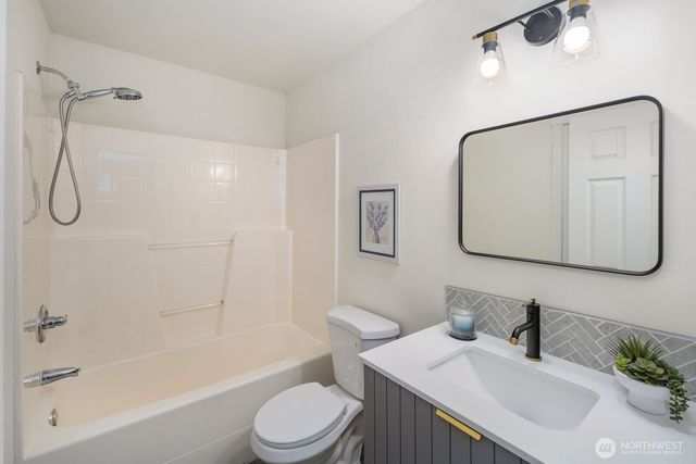 1211 176th Place SW, Lynnwood, WA 98037