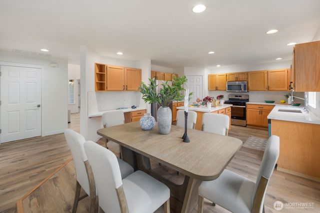 1211 176th Place SW, Lynnwood, WA 98037