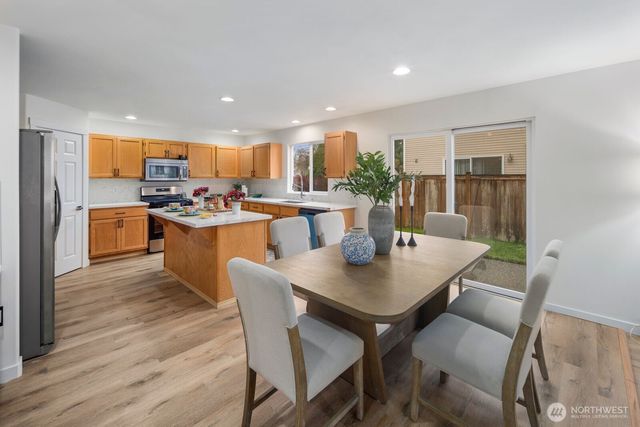 1211 176th Place SW, Lynnwood, WA 98037