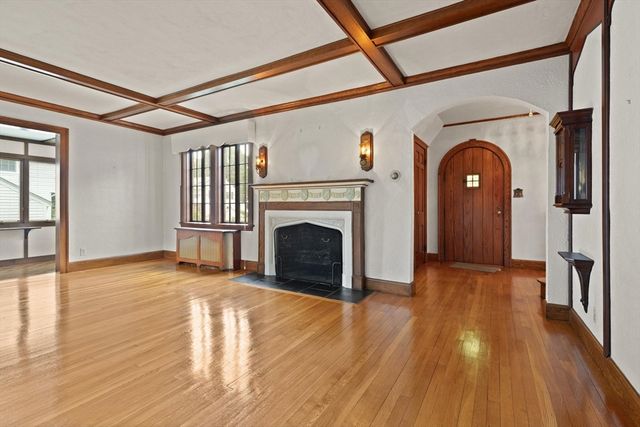 9 Mayfield Rd, Belmont, MA 02478