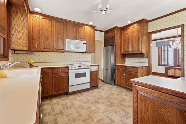 9 Mayfield Rd, Belmont, MA 02478
