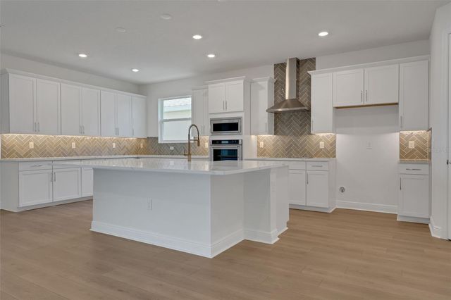 7470 SEA MANATEE STREET, Parrish, FL 34219