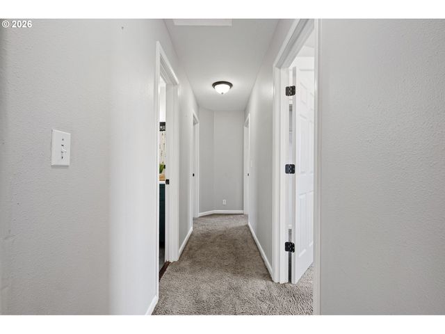 6030 ST HELENA St, Eugene, OR 97402