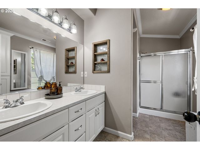 6030 ST HELENA St, Eugene, OR 97402