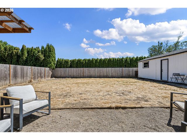 6030 ST HELENA St, Eugene, OR 97402
