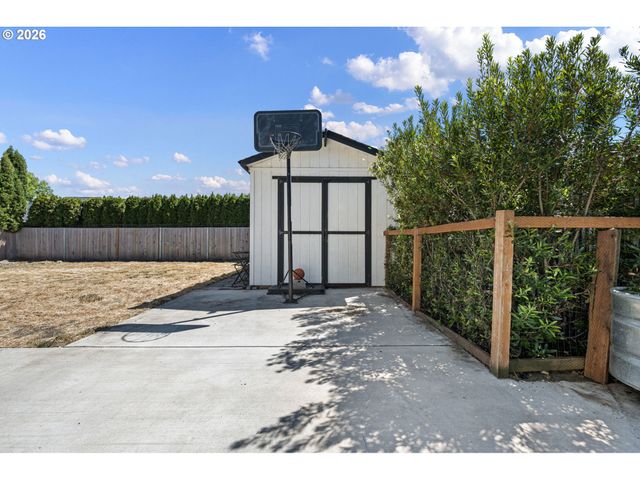 6030 ST HELENA St, Eugene, OR 97402