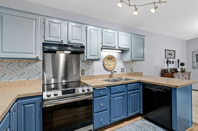 11791 88th Avenue N, Maple Grove, MN 55369