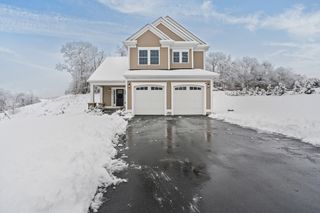 316 High Hill Rd, Swansea, MA 02777