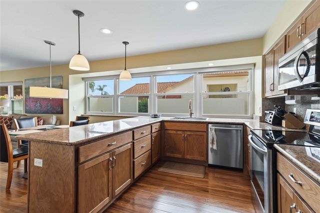 4712 PERIDIA BOULEVARD E, Bradenton, FL 34203