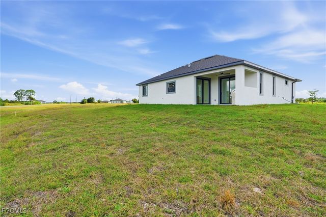 9027 Bamboo CIR, Labelle, FL 33935