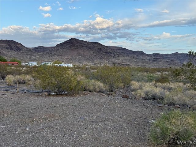 3834 Collins Drive, Golden Valley, AZ 86413