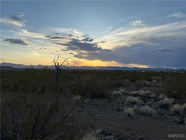 3834 Collins Drive, Golden Valley, AZ 86413