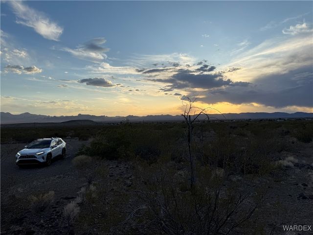 3834 Collins Drive, Golden Valley, AZ 86413