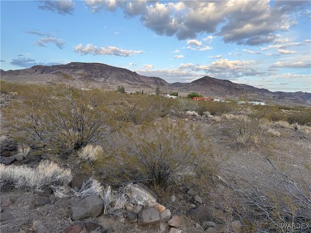 3834 Collins Drive, Golden Valley, AZ 86413