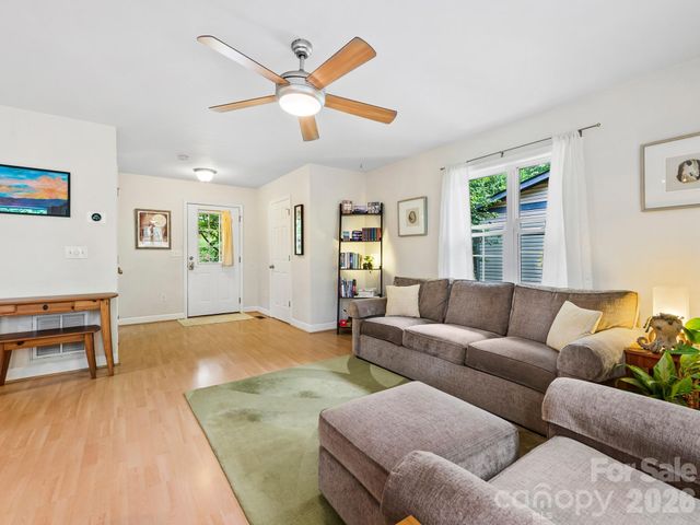 16 Jefferson Drive, Asheville, NC 28801