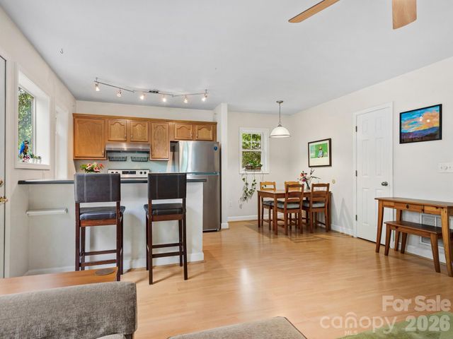 16 Jefferson Drive, Asheville, NC 28801