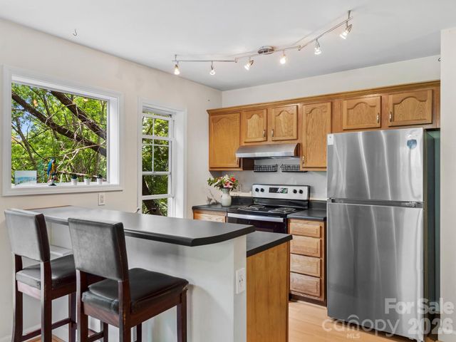 16 Jefferson Drive, Asheville, NC 28801
