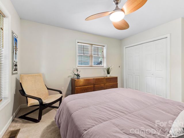 16 Jefferson Drive, Asheville, NC 28801