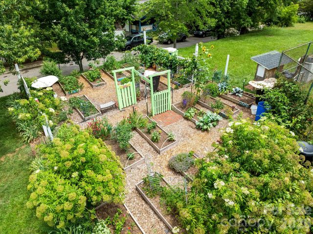 16 Jefferson Drive, Asheville, NC 28801
