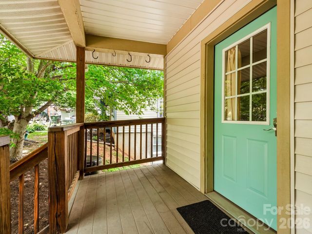 16 Jefferson Drive, Asheville, NC 28801