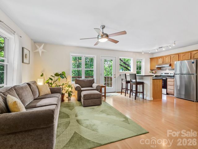 16 Jefferson Drive, Asheville, NC 28801