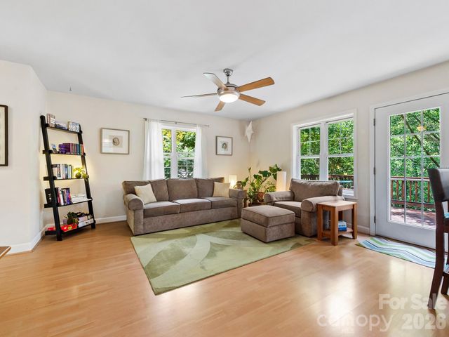 16 Jefferson Drive, Asheville, NC 28801