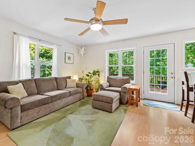 16 Jefferson Drive, Asheville, NC 28801