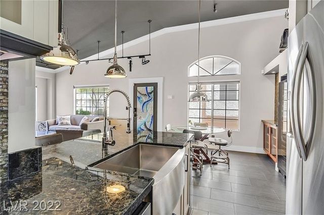 5955 Sunlight Garden Way, Las Vegas, NV 89118