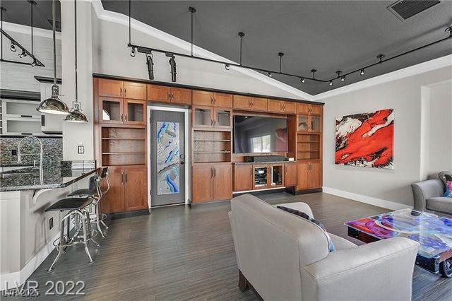 5955 Sunlight Garden Way, Las Vegas, NV 89118