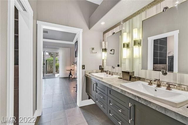 5955 Sunlight Garden Way, Las Vegas, NV 89118