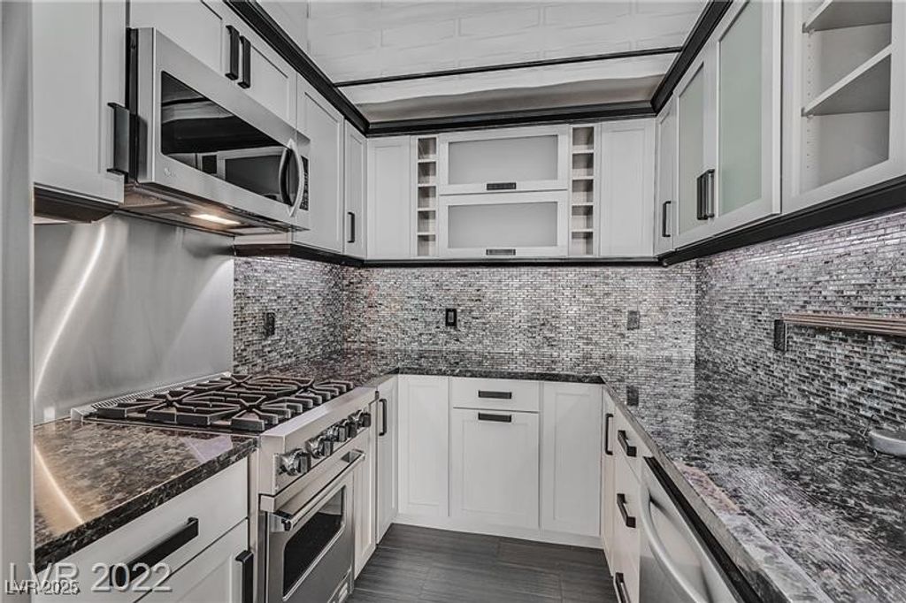 5955 Sunlight Garden Way, Las Vegas, NV 89118