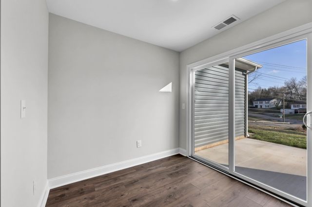 105 Quarry Point Dr, Clarksville, TN 37043