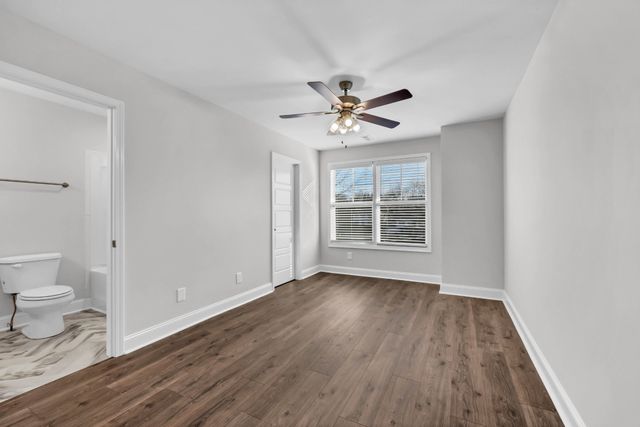 105 Quarry Point Dr, Clarksville, TN 37043