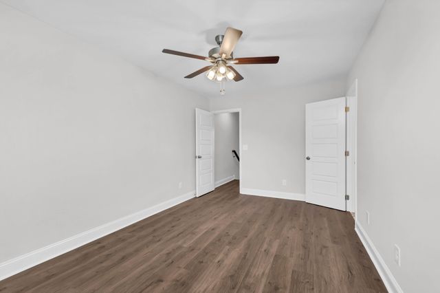 105 Quarry Point Dr, Clarksville, TN 37043