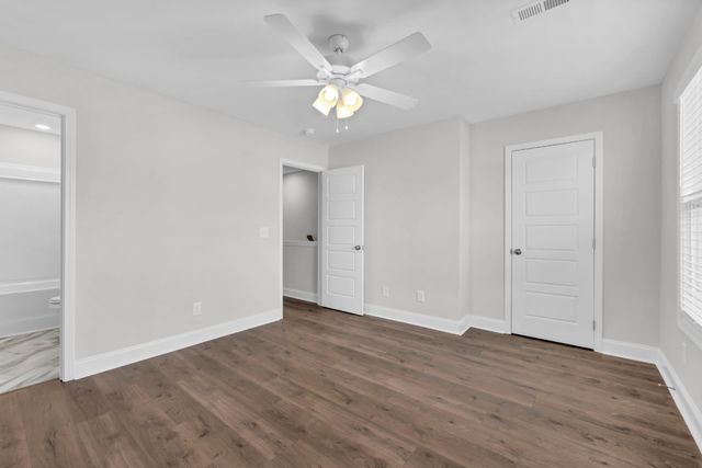105 Quarry Point Dr, Clarksville, TN 37043