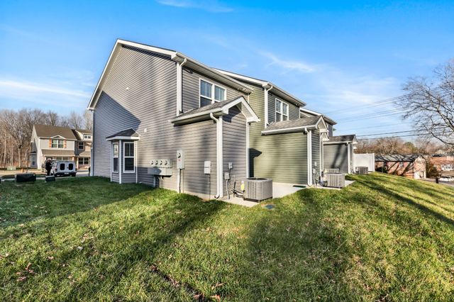 105 Quarry Point Dr, Clarksville, TN 37043
