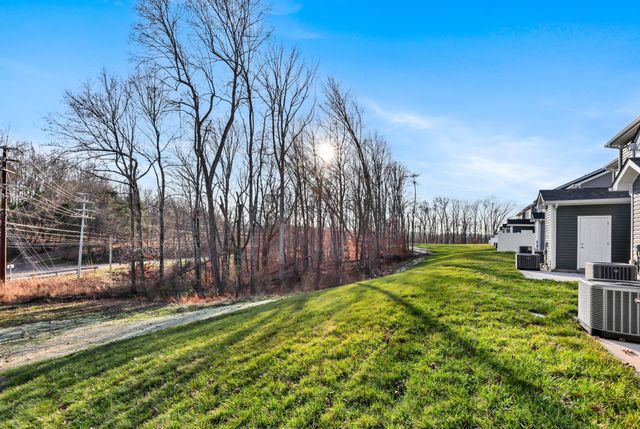 105 Quarry Point Dr, Clarksville, TN 37043
