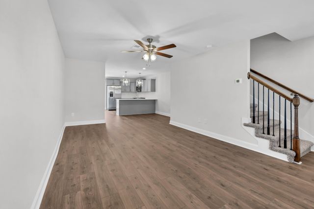 105 Quarry Point Dr, Clarksville, TN 37043