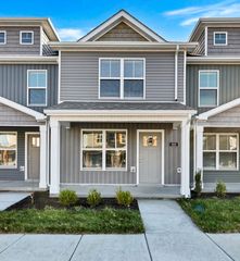 105 Quarry Point Dr, Clarksville, TN 37043