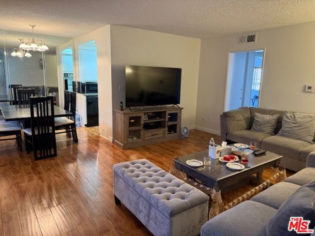 6342 Morse Avenue 205, Los Angeles, CA 91606