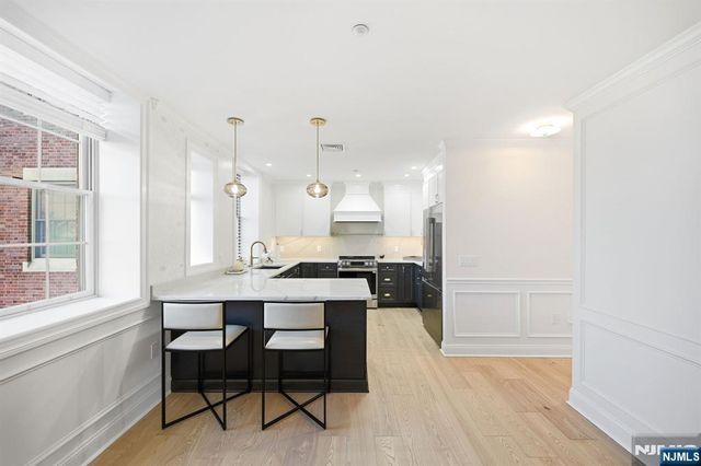 2301 Rio Vista Drive, Mahwah, NJ 07430