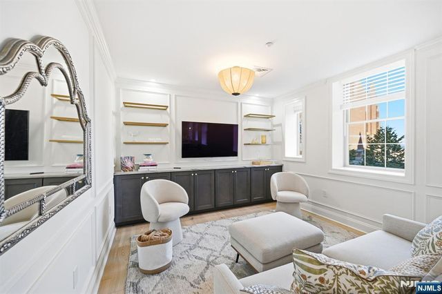 2301 Rio Vista Drive, Mahwah, NJ 07430