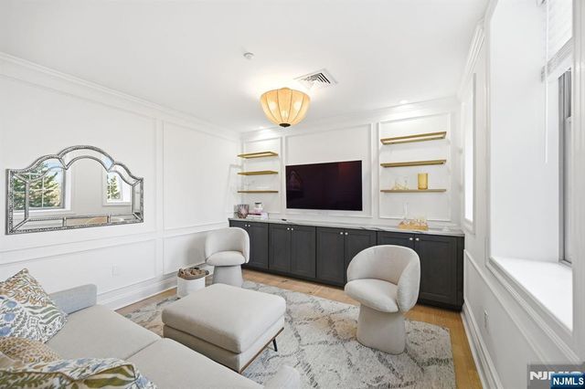 2301 Rio Vista Drive, Mahwah, NJ 07430