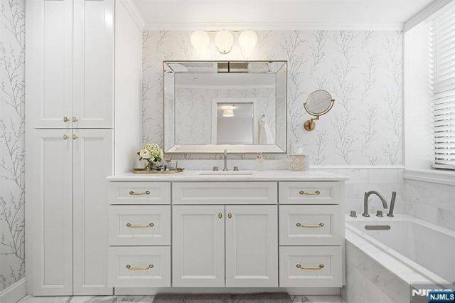 2301 Rio Vista Drive, Mahwah, NJ 07430