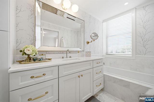 2301 Rio Vista Drive, Mahwah, NJ 07430