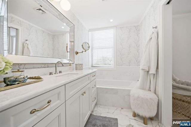 2301 Rio Vista Drive, Mahwah, NJ 07430