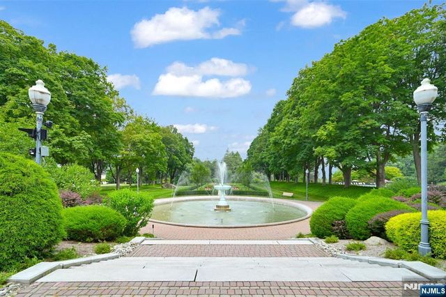 2301 Rio Vista Drive, Mahwah, NJ 07430